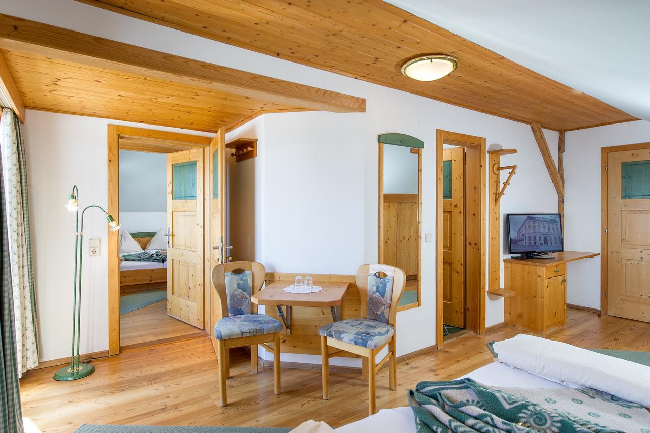 Hotel Sattleggers Alpenhof & Feriensternwarte Greifenburg Esterno foto