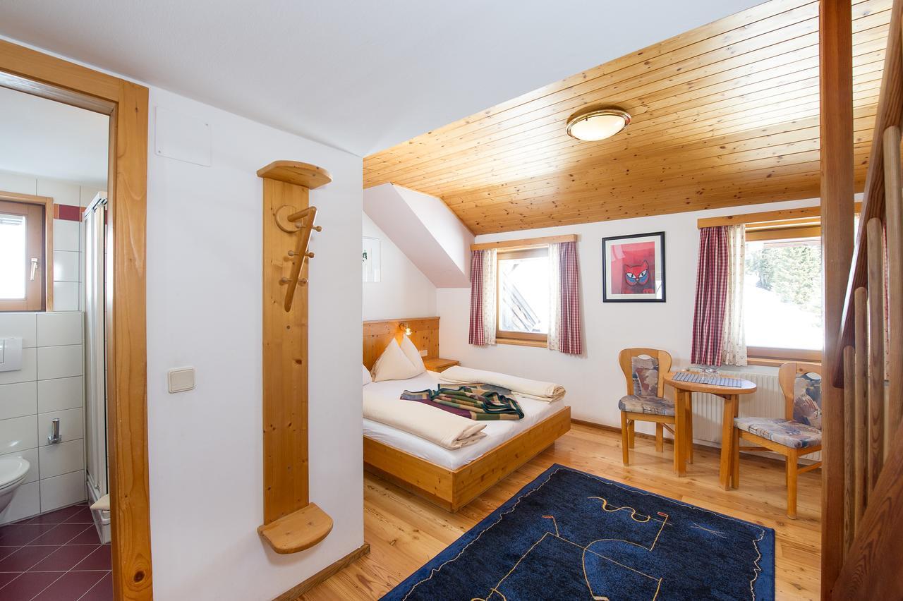 Hotel Sattleggers Alpenhof & Feriensternwarte Greifenburg Esterno foto
