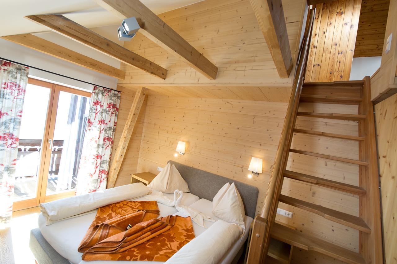 Hotel Sattleggers Alpenhof & Feriensternwarte Greifenburg Esterno foto