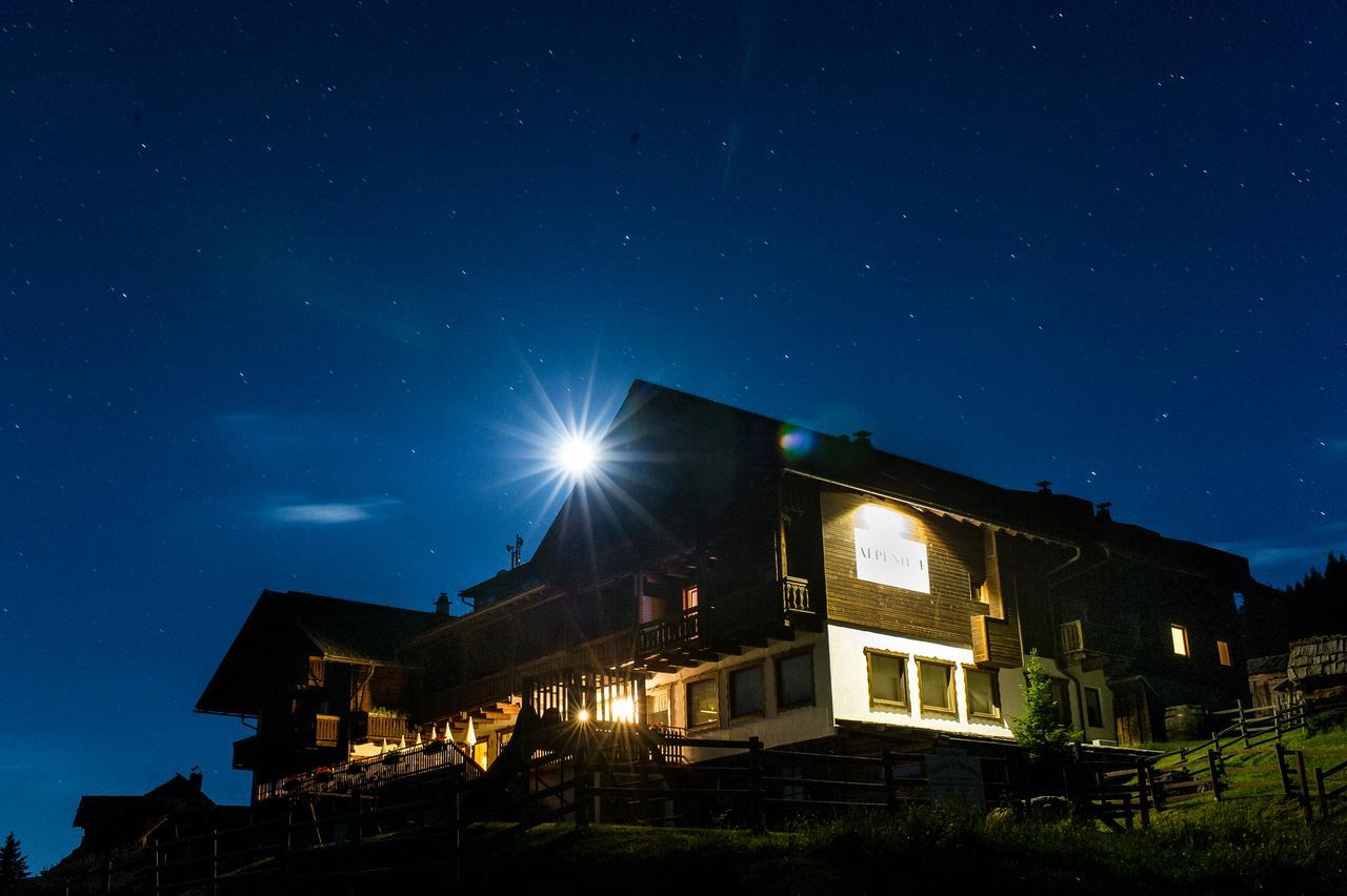 Hotel Sattleggers Alpenhof & Feriensternwarte Greifenburg Esterno foto