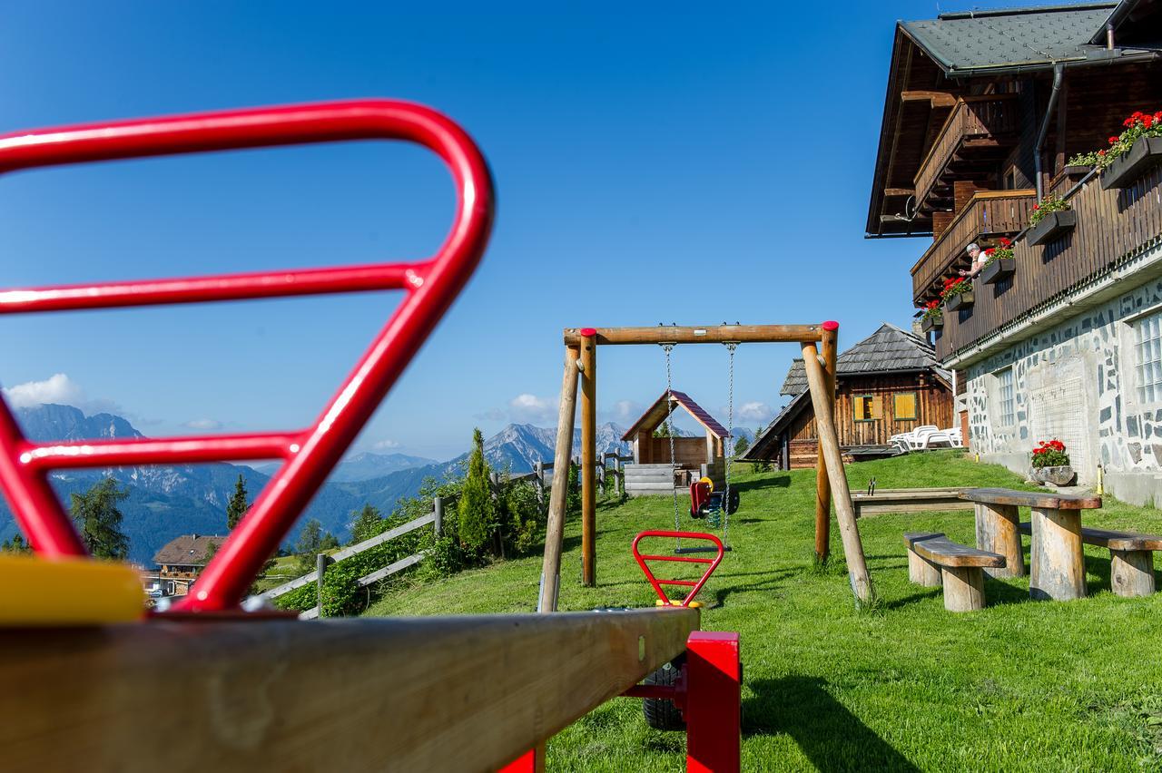 Hotel Sattleggers Alpenhof & Feriensternwarte Greifenburg Esterno foto