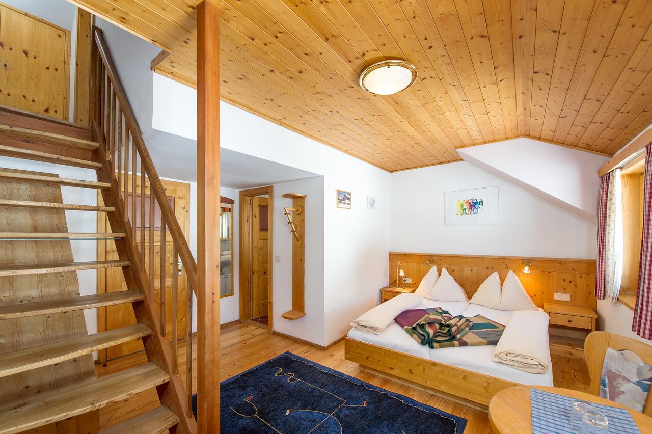 Hotel Sattleggers Alpenhof & Feriensternwarte Greifenburg Esterno foto