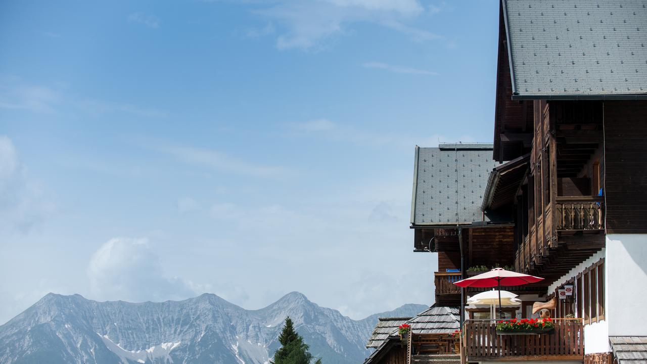Hotel Sattleggers Alpenhof & Feriensternwarte Greifenburg Esterno foto