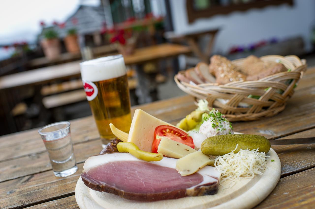 Hotel Sattleggers Alpenhof & Feriensternwarte Greifenburg Esterno foto